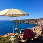 Poecylia Bed & Breakfast 4*
